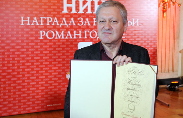 Великићу уручена НИН-ова награда: Свет ће пропасти због лажи